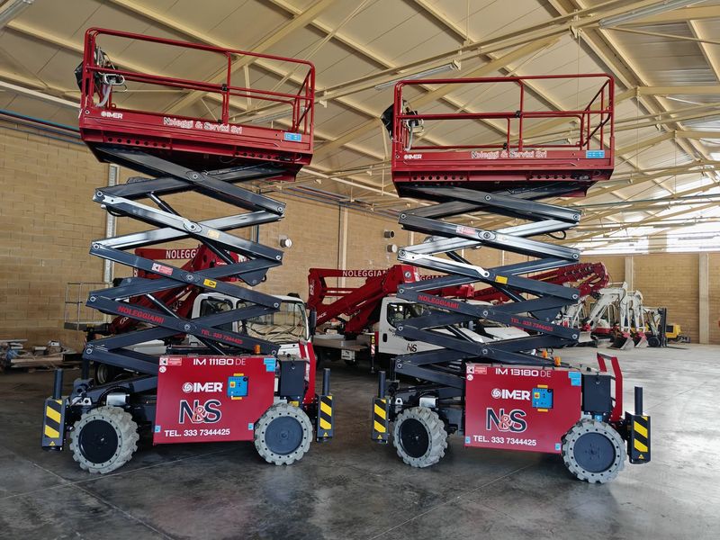 Piattaforme Aeree A Pantografo