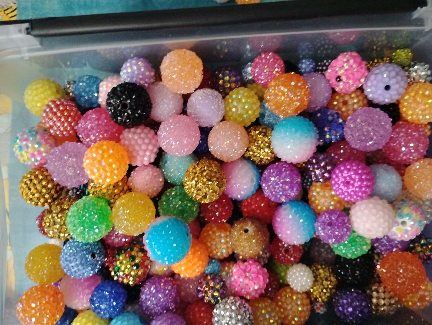Mixed Bag Of 20 MM Beads 6 Pc