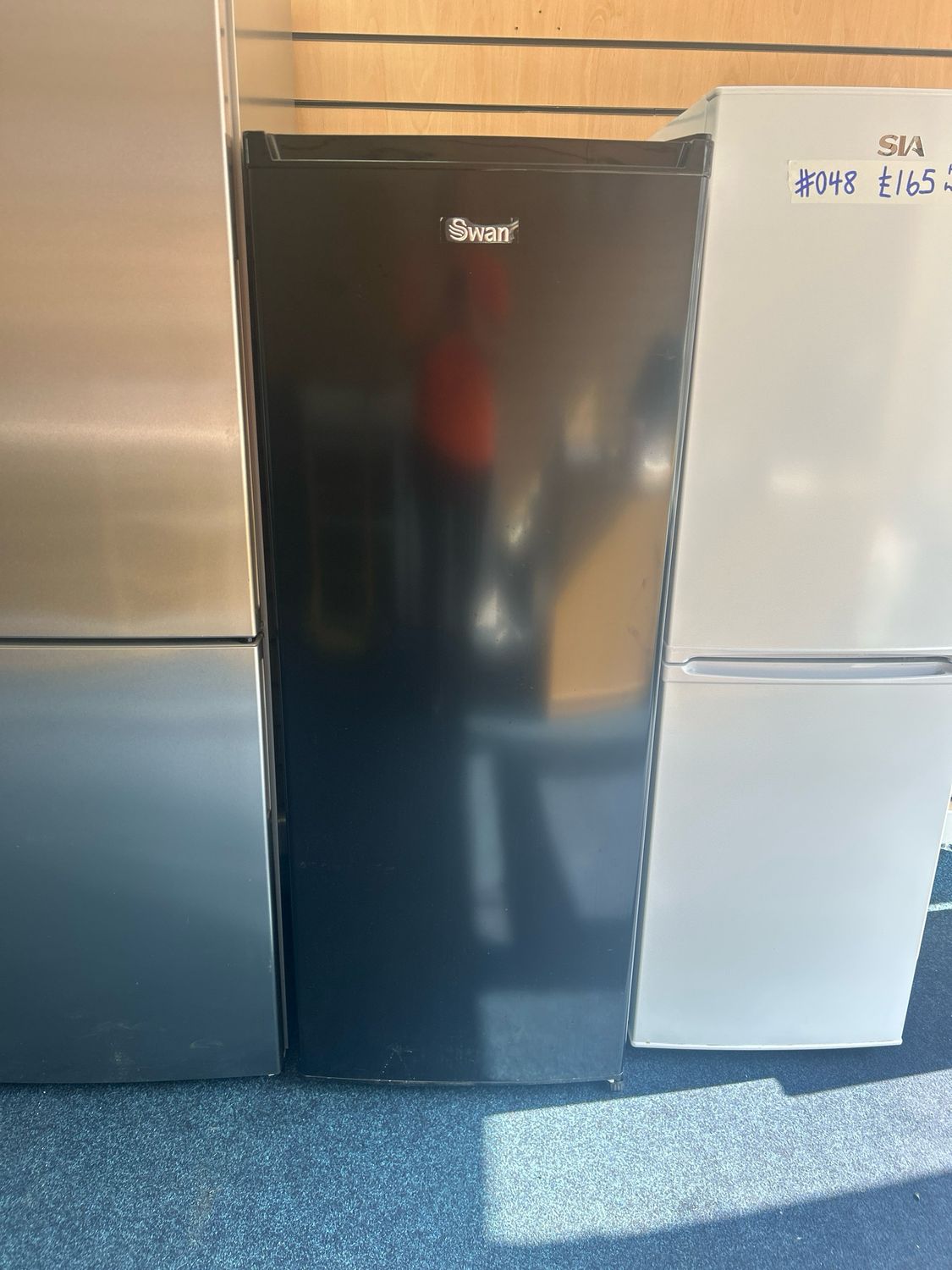 Swan SR15681B Larder Fridge Black W55cm H143cm