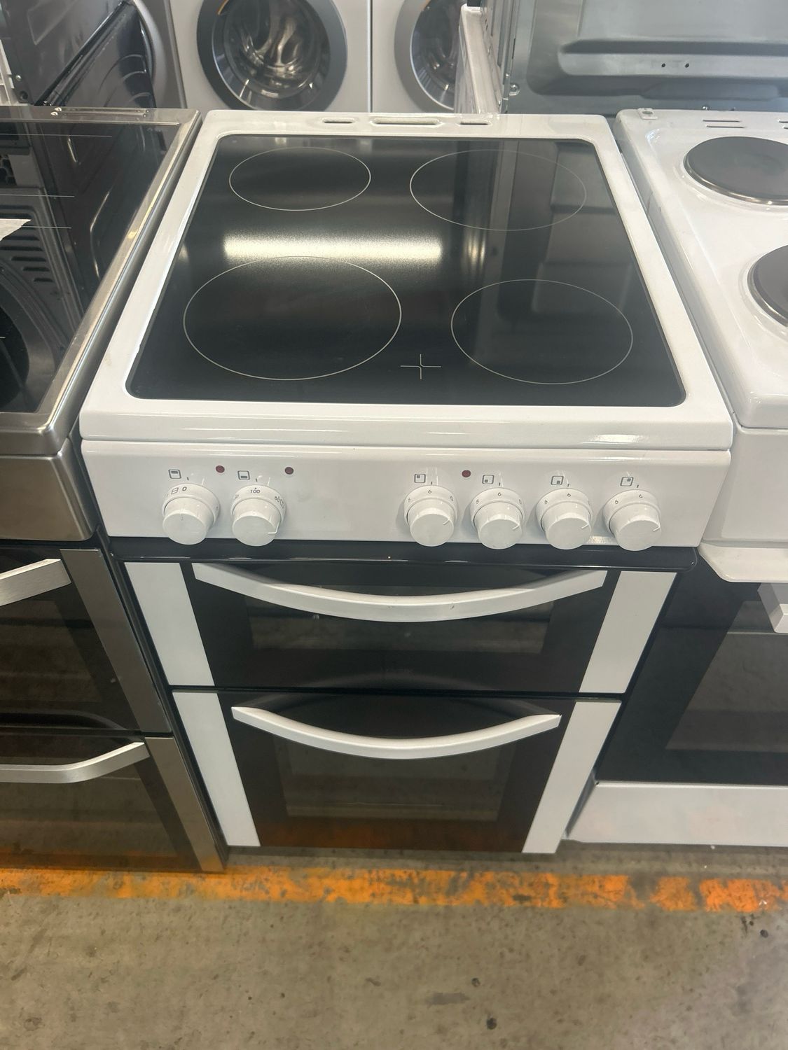 Logik LFTC50W16 Ceramic Electric Cooker White