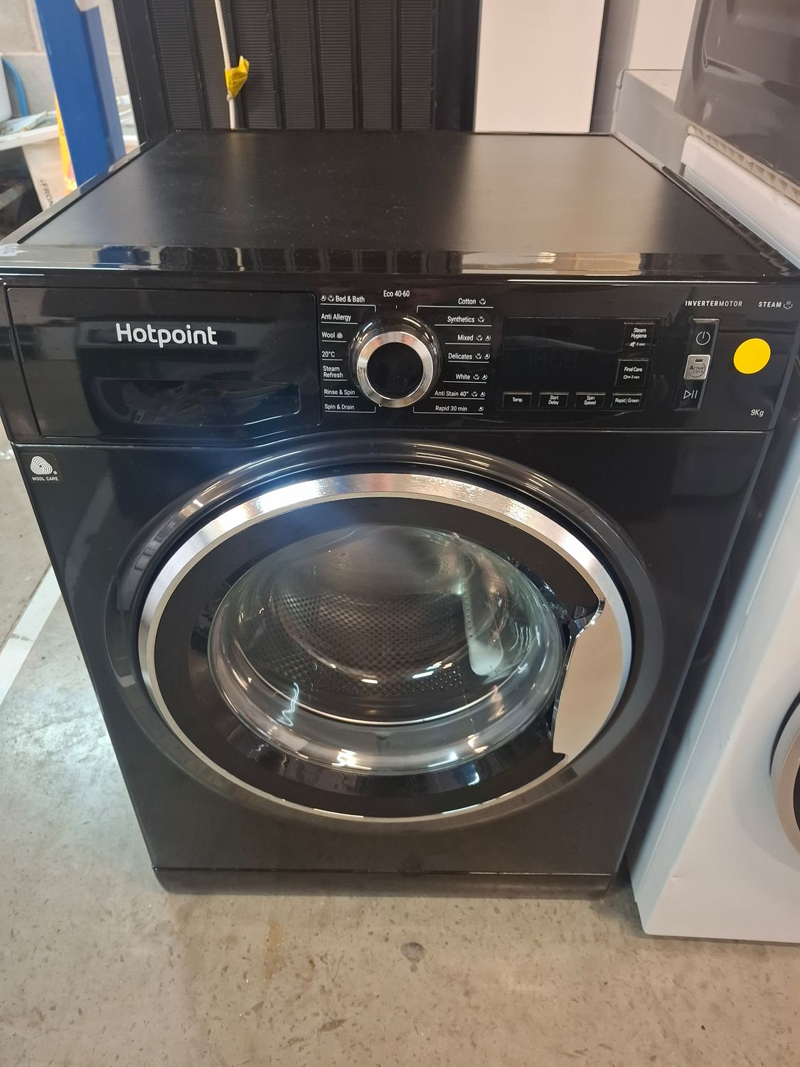 Hotpoint NM11946BCAUKN 9KG 1400rpm Washing Machine Black 