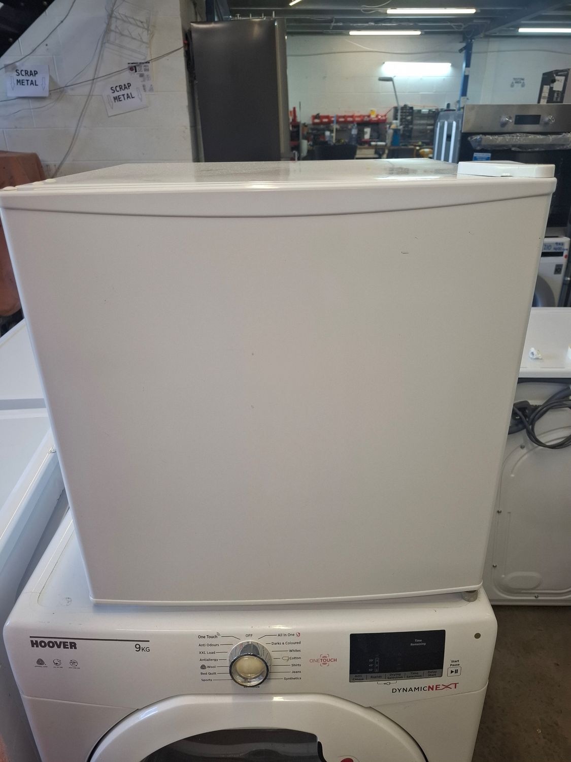 Cool zone Tabletop Fridge White