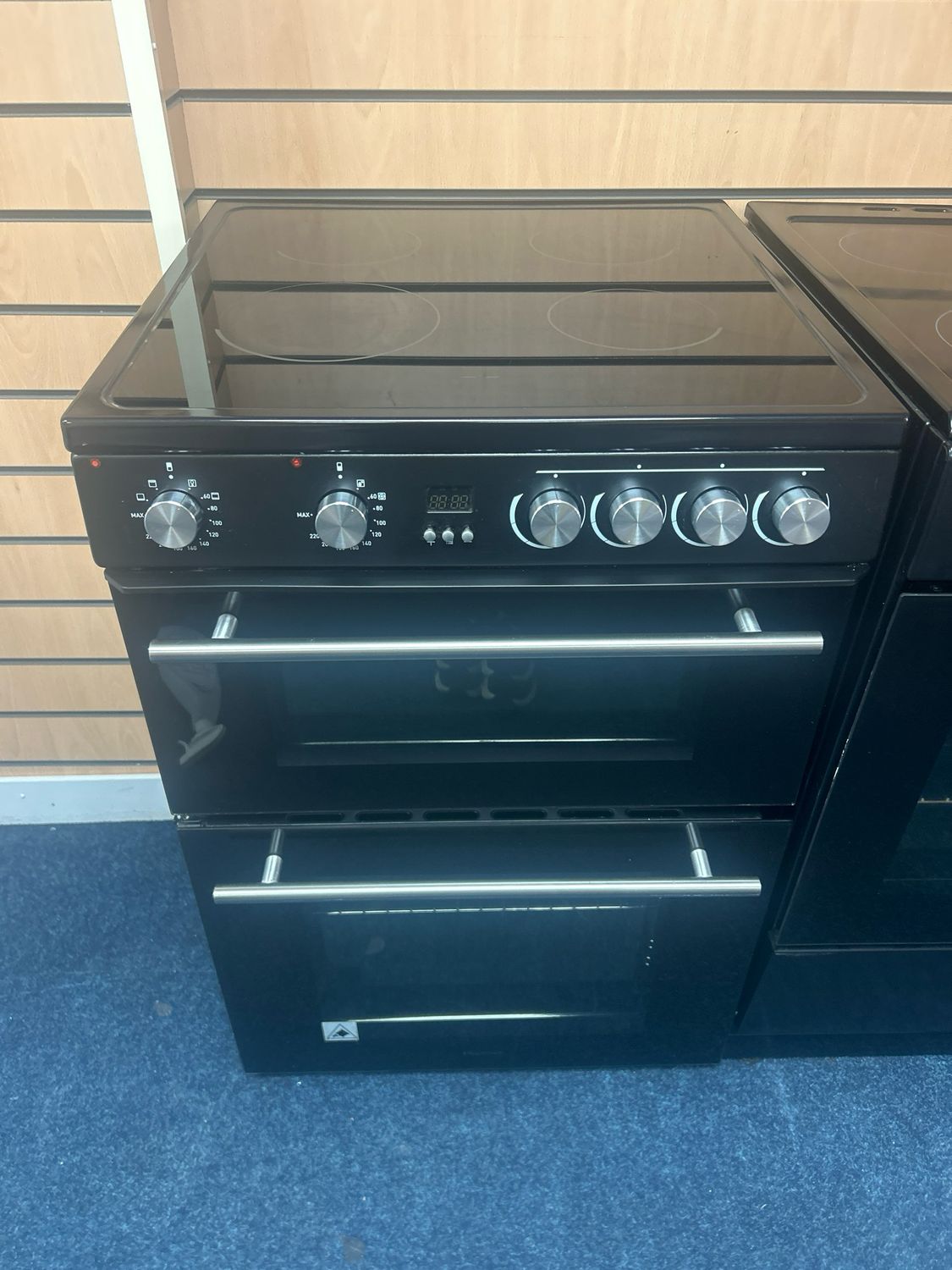 Hisense HDE3211BBUK 60cm Ceramic Hob Double Oven Electric Cooker
