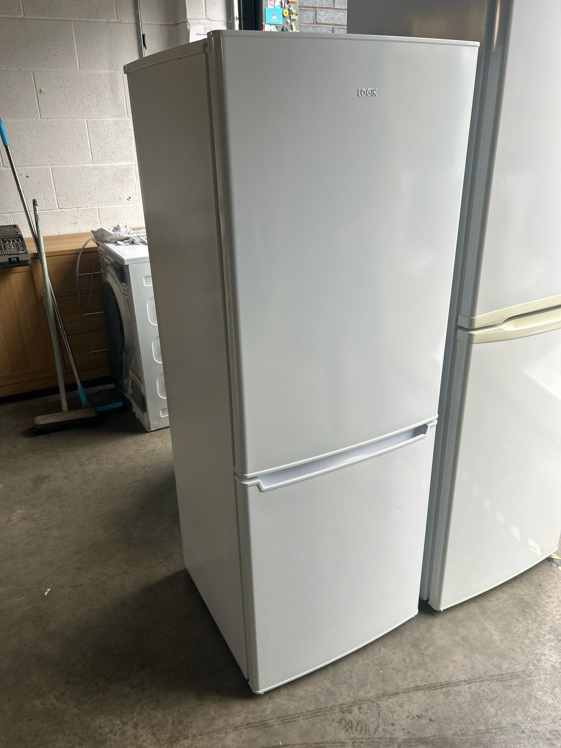 Logik L55CW23 Fridge Freezer White H150cm W55cm
