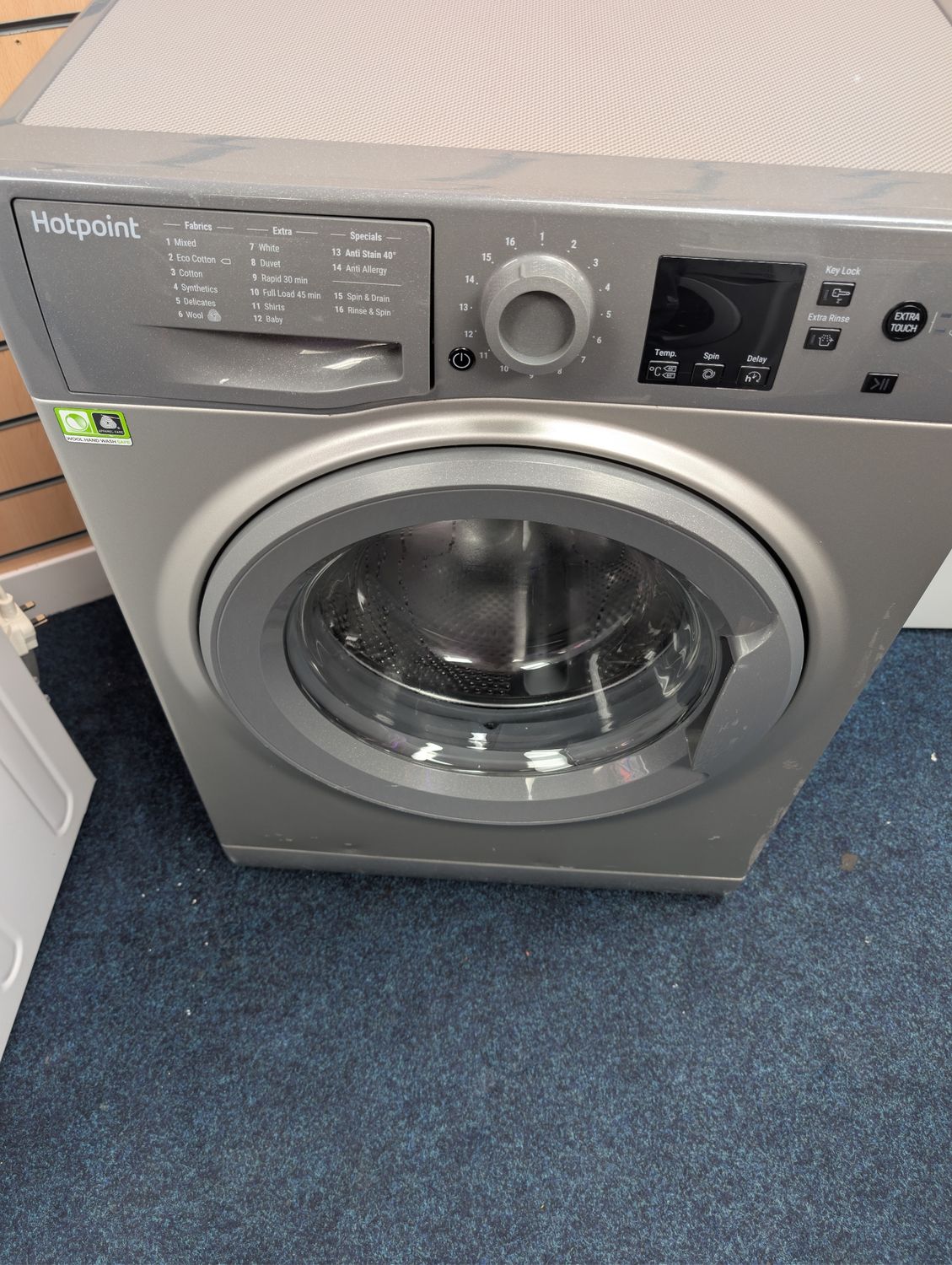 Hotpoint 7KG 1400rpm Washing Machine graphite grey 