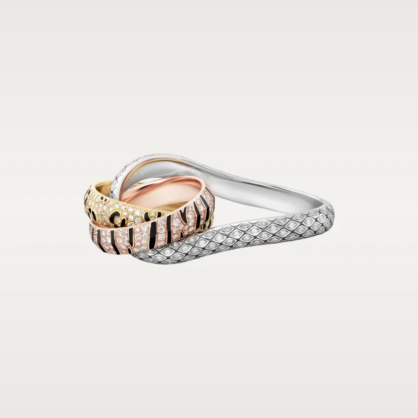 Trinity two-finger ring, lacquer, paved