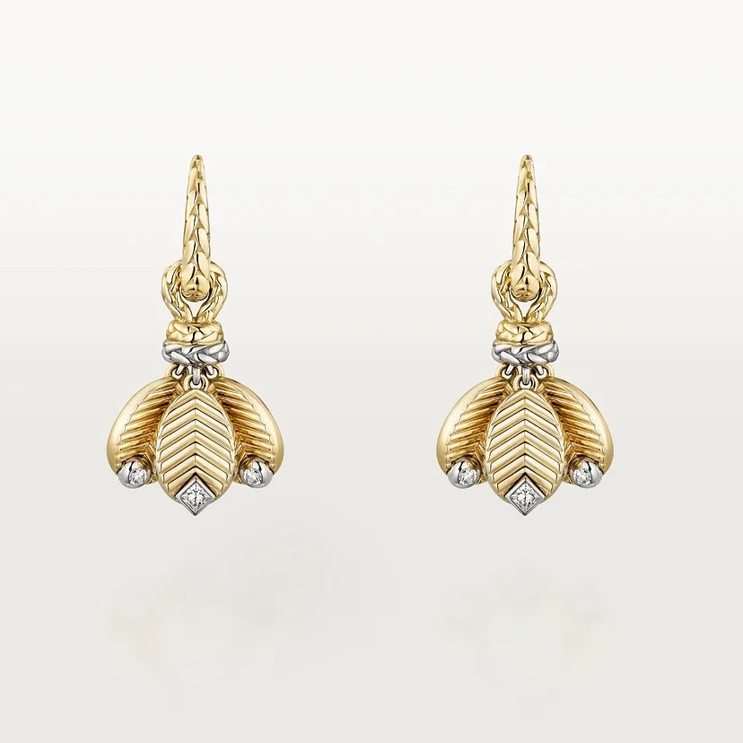 Grain de Café earrings, diamonds