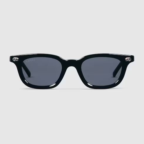 Oval frame sunglasses