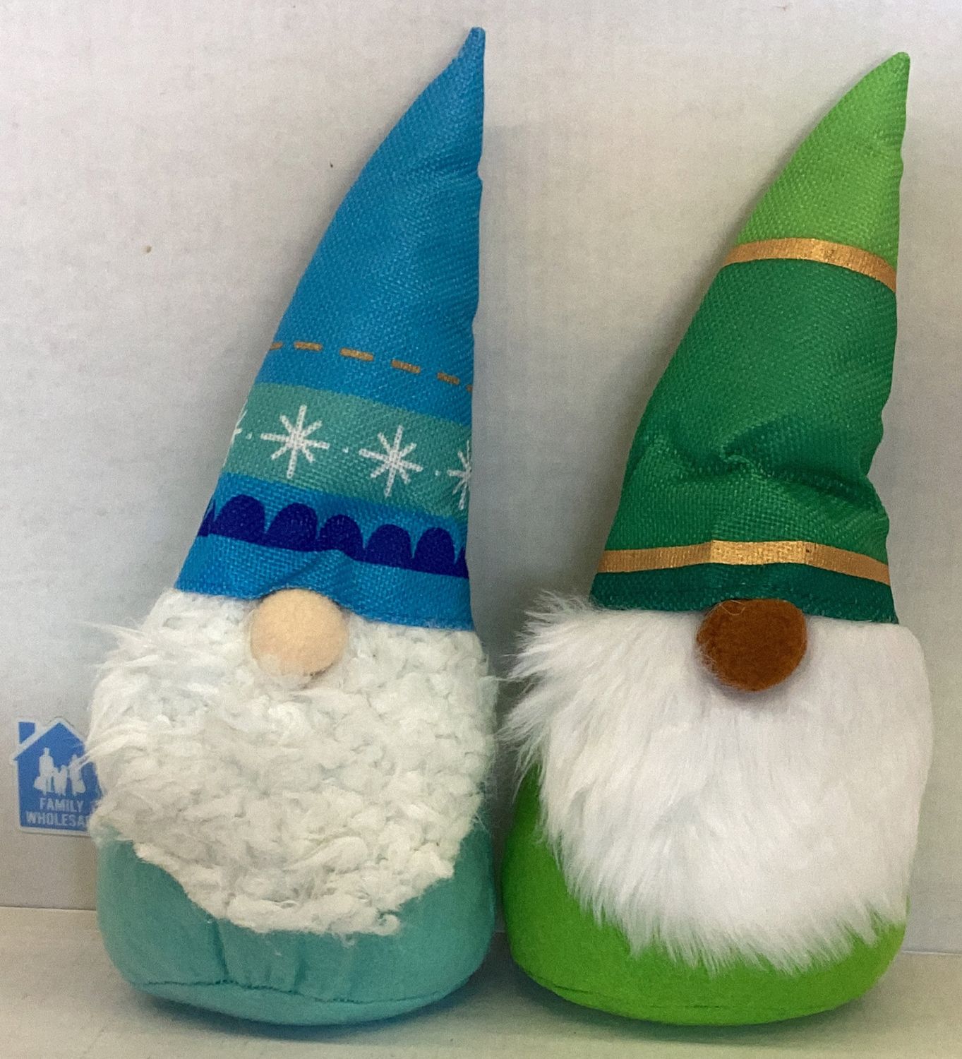 2 CT LARGE GNOMES