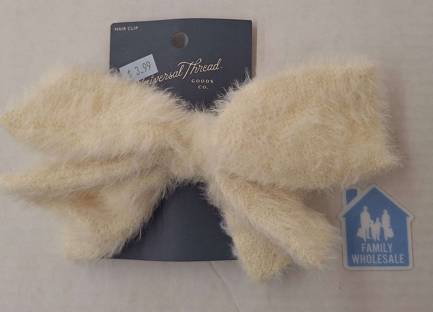 Universal Thread Fuzzy Off-White Hair Clip