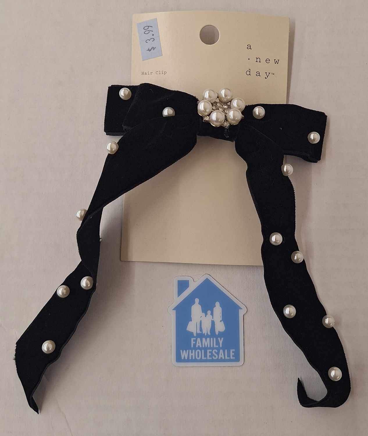 A New Day Pearl Black Bow Clip