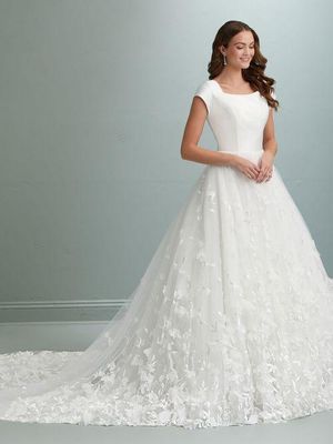 28157 Ivory Bridal Dress