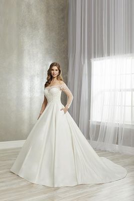 19171 White Bridal Dress
