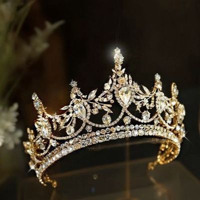 Crowns/Tiaras
