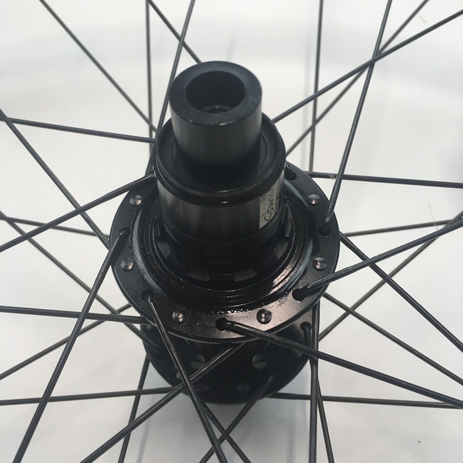 Roue Arrière  Montagne Stan&#39;s NoTube Crest ZTR Pro 27.5 650B  Noir 32T Moyeu Neo XD Drive 12 x 142 6 bolts