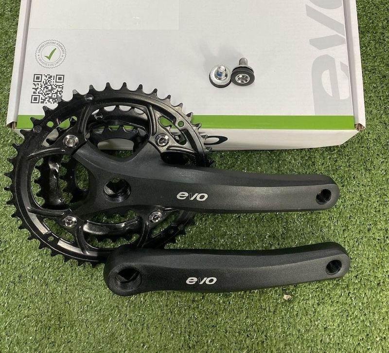 Pédalier EVO E-Sport MTN 8/9 vit 175mm 22/32/42D BCD:104/64mm Noir