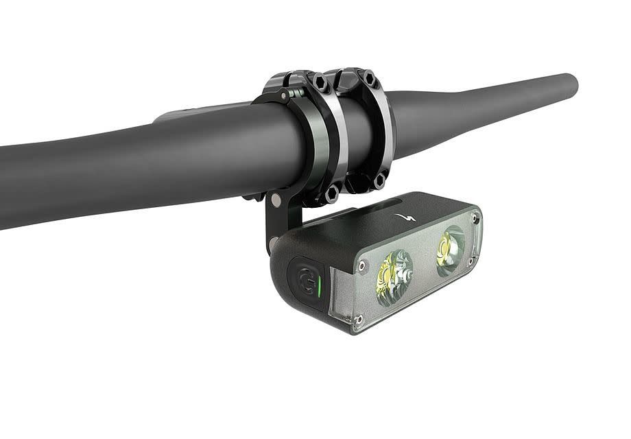 Lumière avant Specialized Flux™ 850