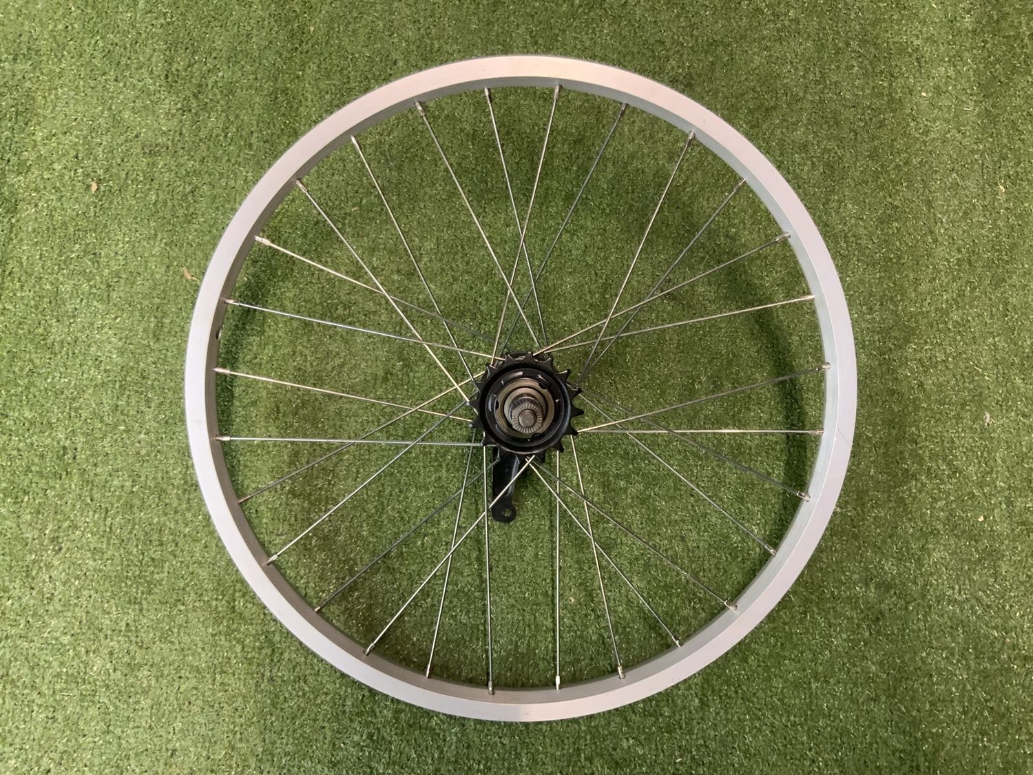 Roue arrière 20&#39;&#39;Argent/ Model CME503111