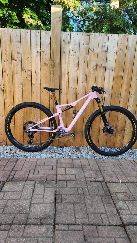 Vélo usagé Orbea Oiz M-Team XTR 2024 Custom Rose Small