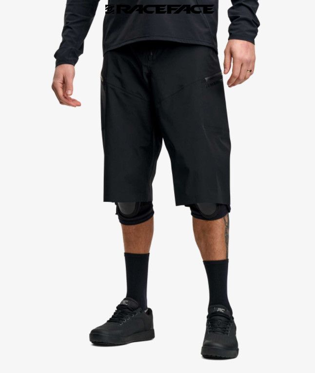 Short Race Face Conspiracy Noir, Size: Medium