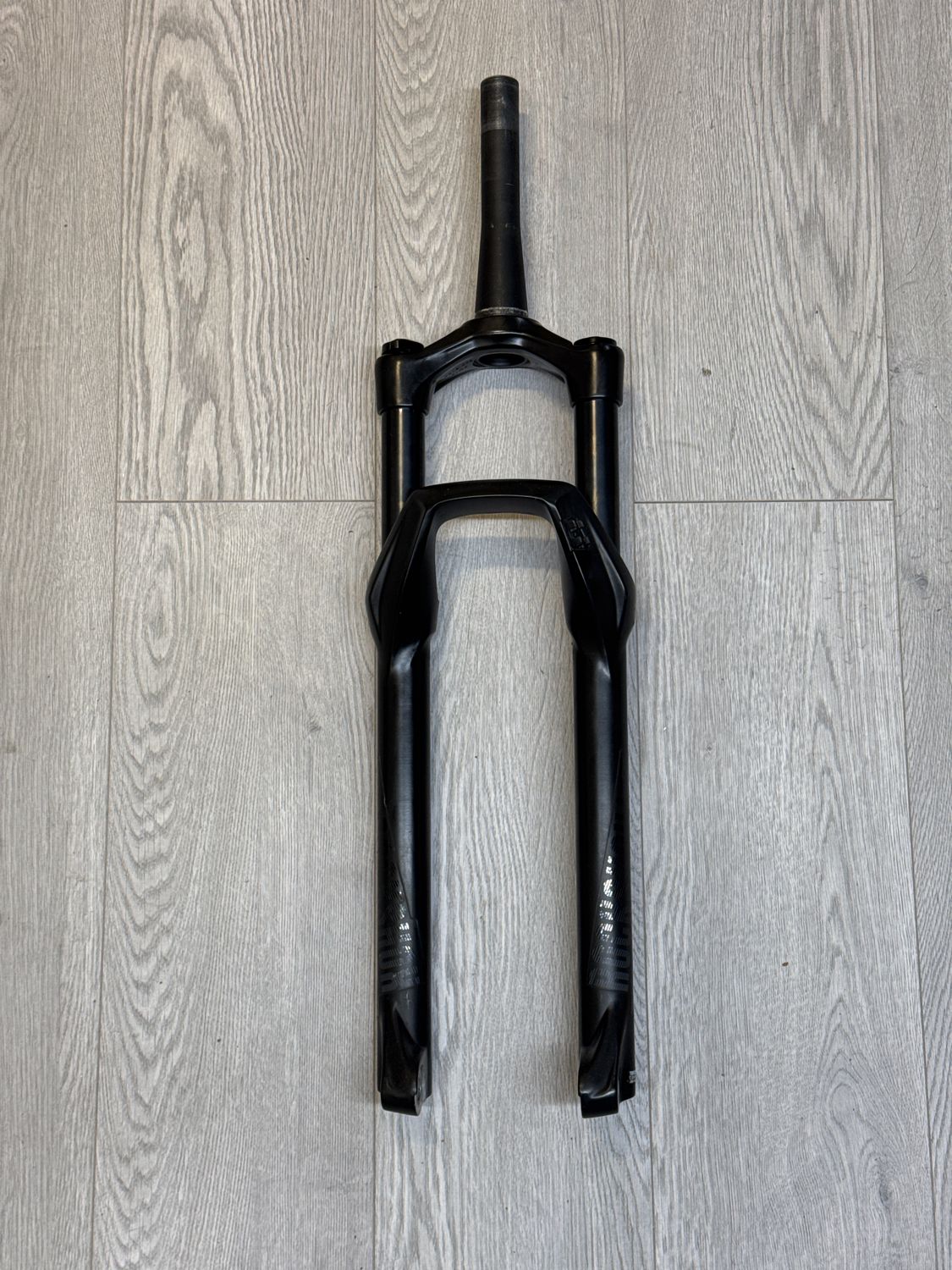 Suspension avant remise à neuf Rock Shox Recon RL 29&#39;&#39; 130mm offset 51mm 15X110 Tube de direction 185mm