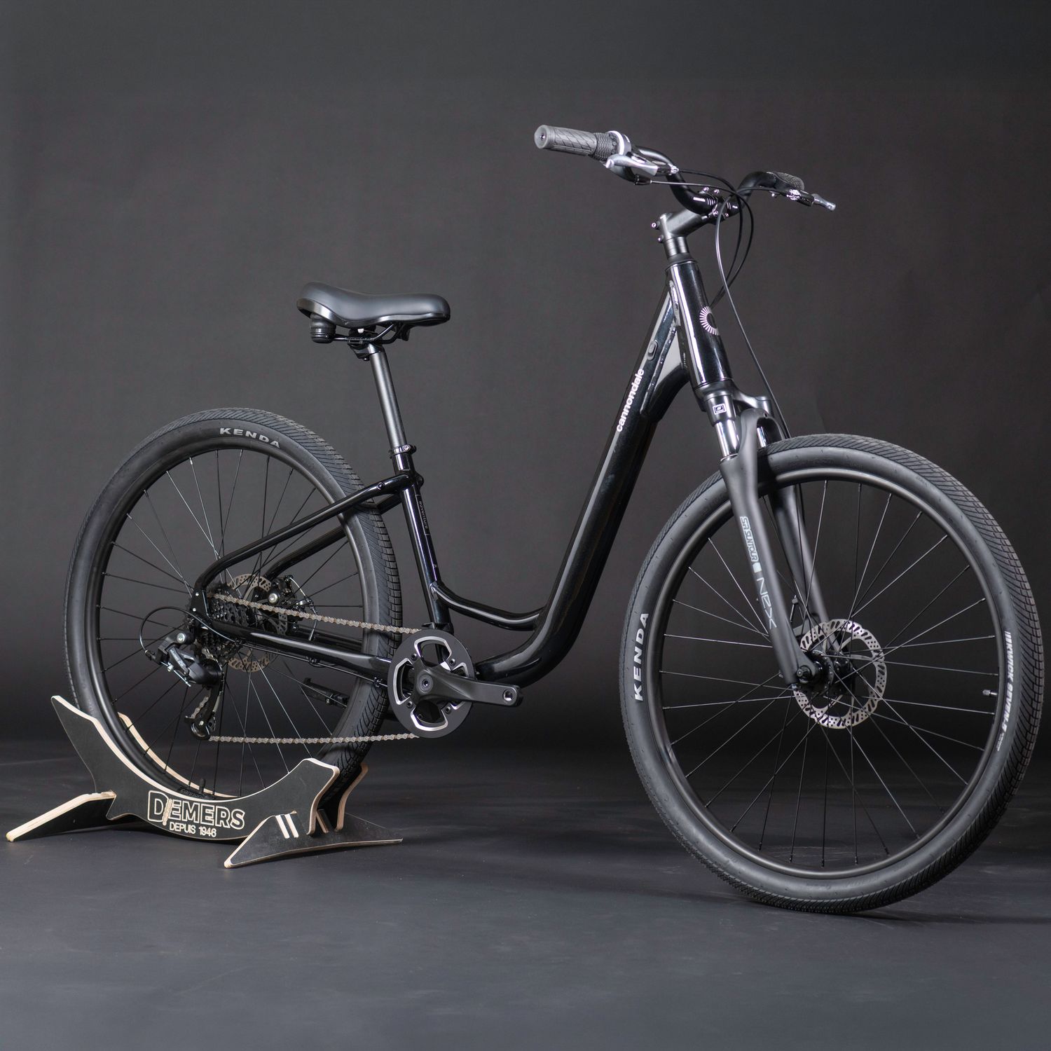 Cannondale Adventure 2 Bike (Black)