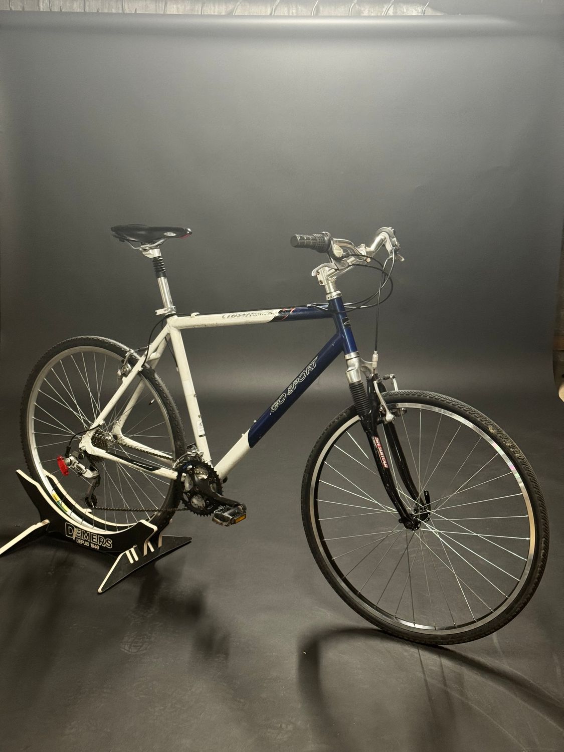 Preowned Go Sport Crossroad Bike Large (Blue/White)
