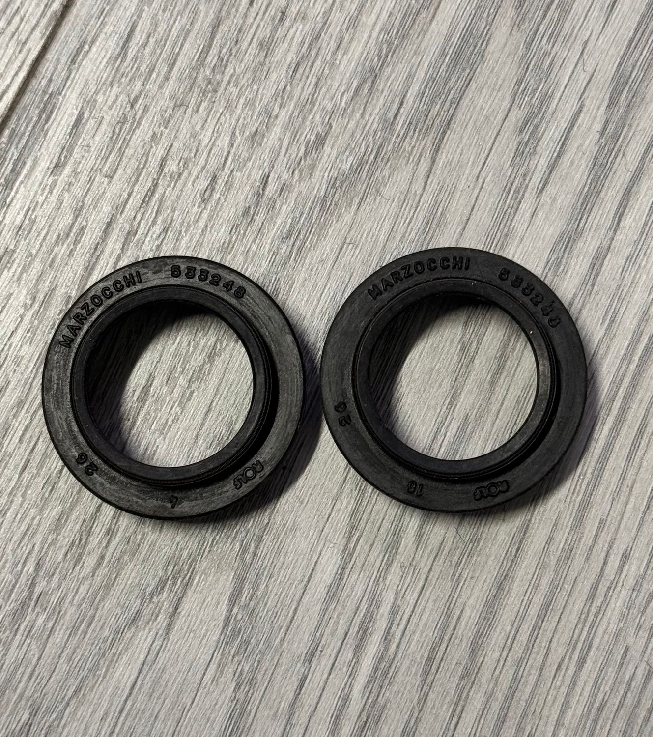 Cache poussière Marzocchi 26mm pour XC600, XC700, XCR, DH3 et Nitro