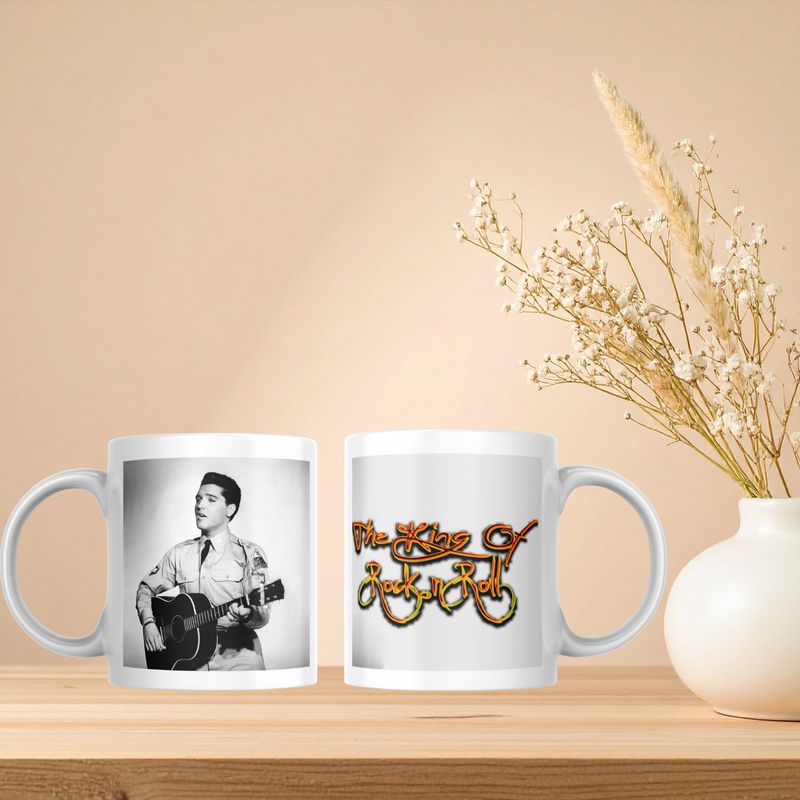 ELVIS PRESLEY, THE KING OF ROCK AND ROLL