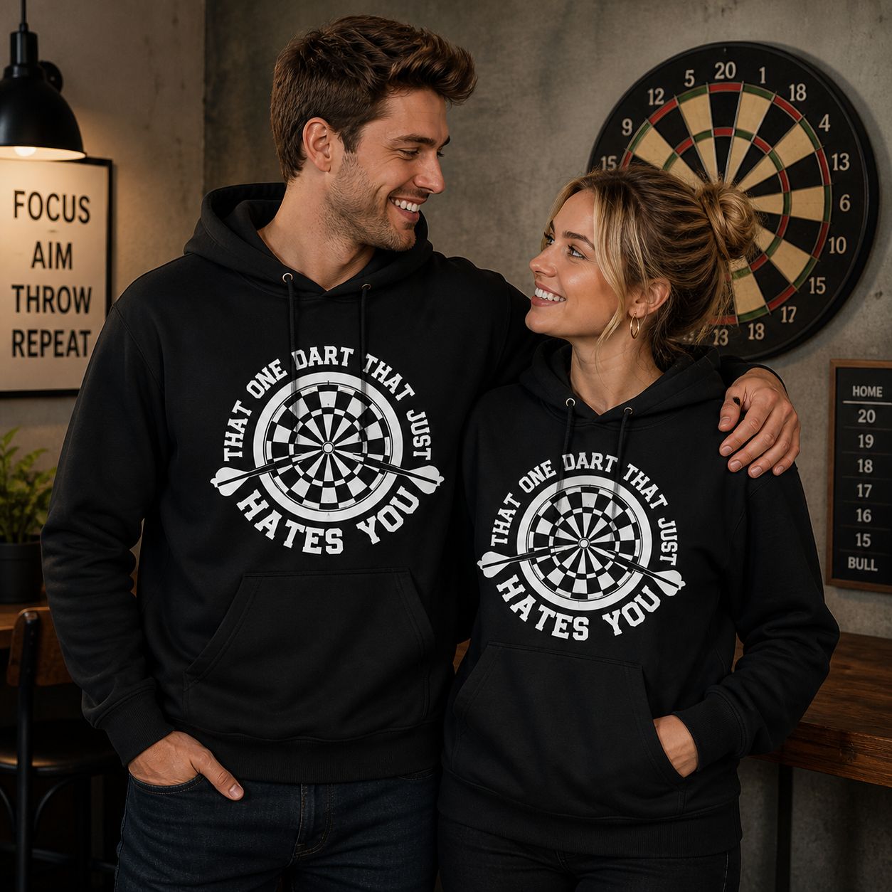That One Dart That Just Hates You Hoodie – Funny Darts Hoodie – Unisex Cadeau voor Darts Spelers