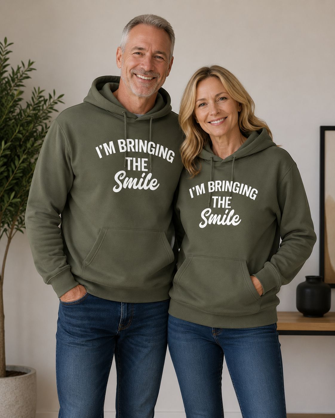 Hoodie ‘I’m Bringing The Smile’ – Grappige Positieve Hoodie met Tekst