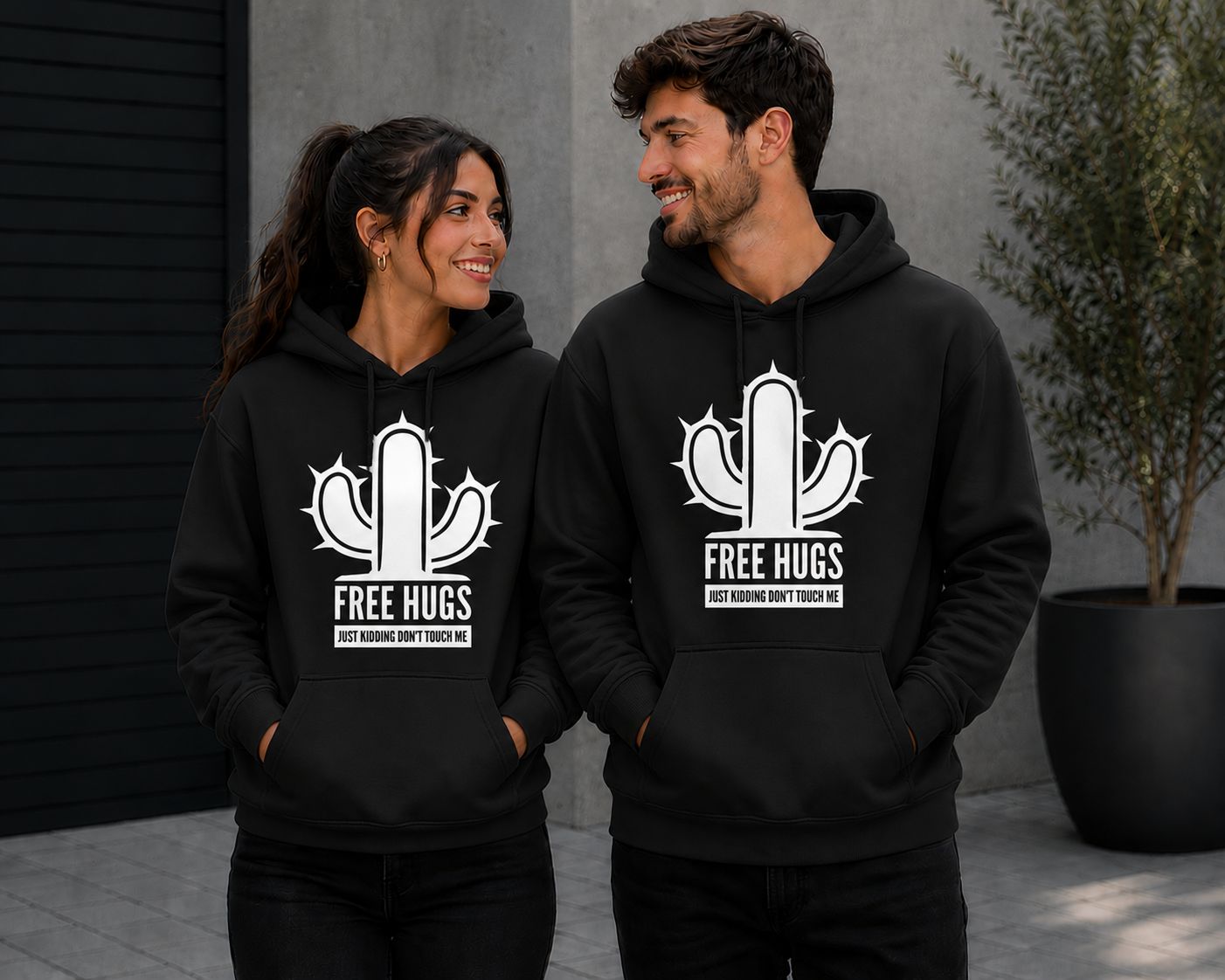 Free Hugs Just Kidding Don't Touch Me Hoodie - Grappige Hoodie - Leuk Cadeau voor Haar en Hem