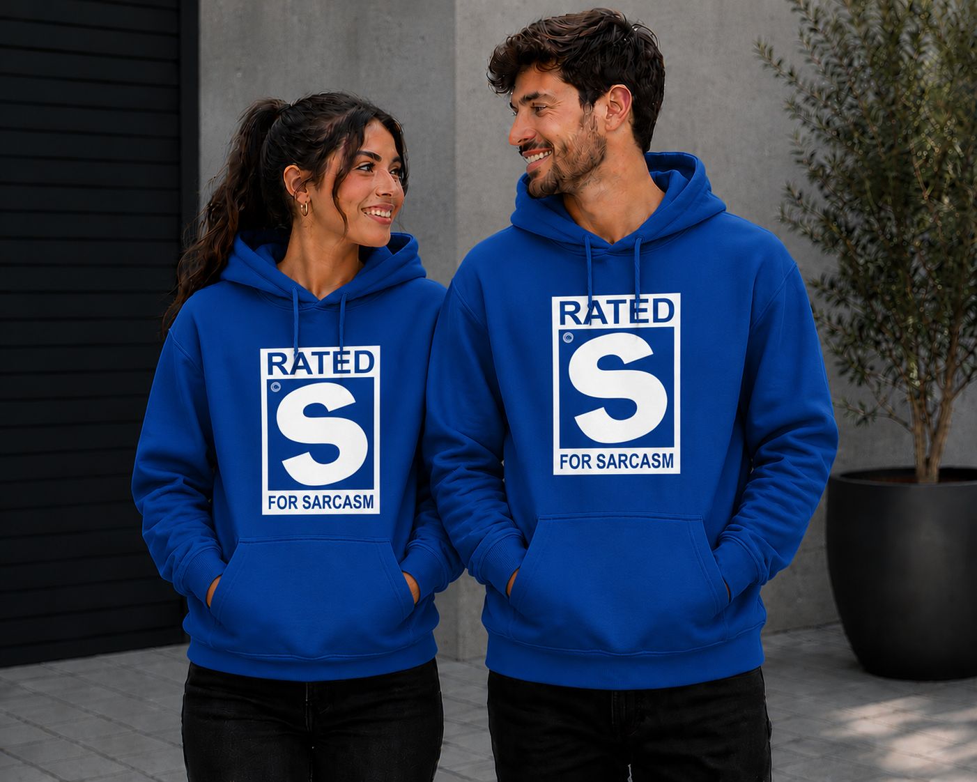 Hoodie ‘Rated S For Sarcasm’ – Grappige Sarcastische Hoodie met Tekst