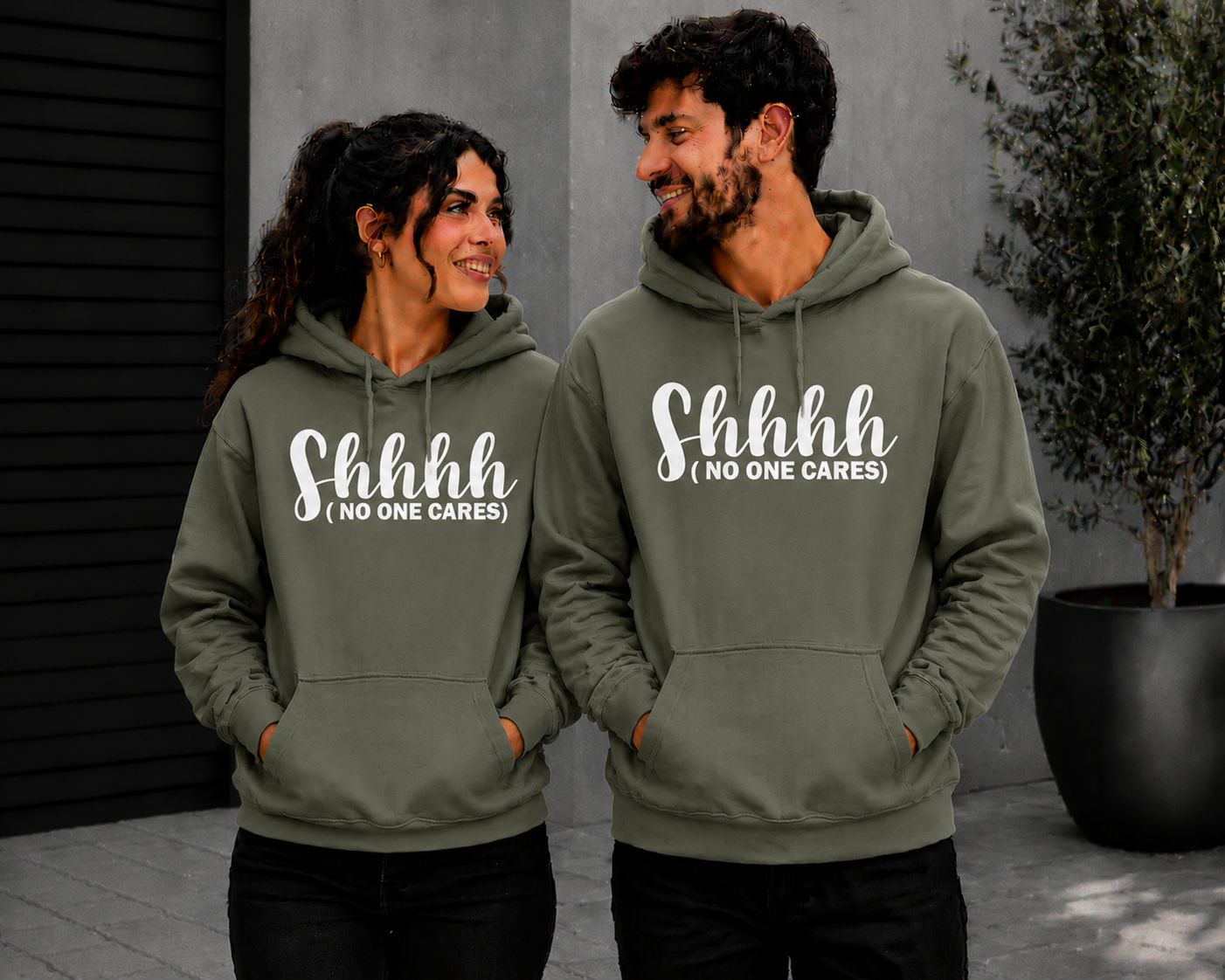 Hoodie ‘Shhhh… (No One Cares)’ – Sarcastische Hoodie met Grappige Tekst