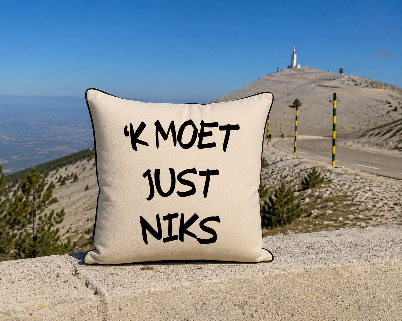 Sierkussen ‘K Moet Just Niks’ – Grappig Vlaams Kussen met Tekst