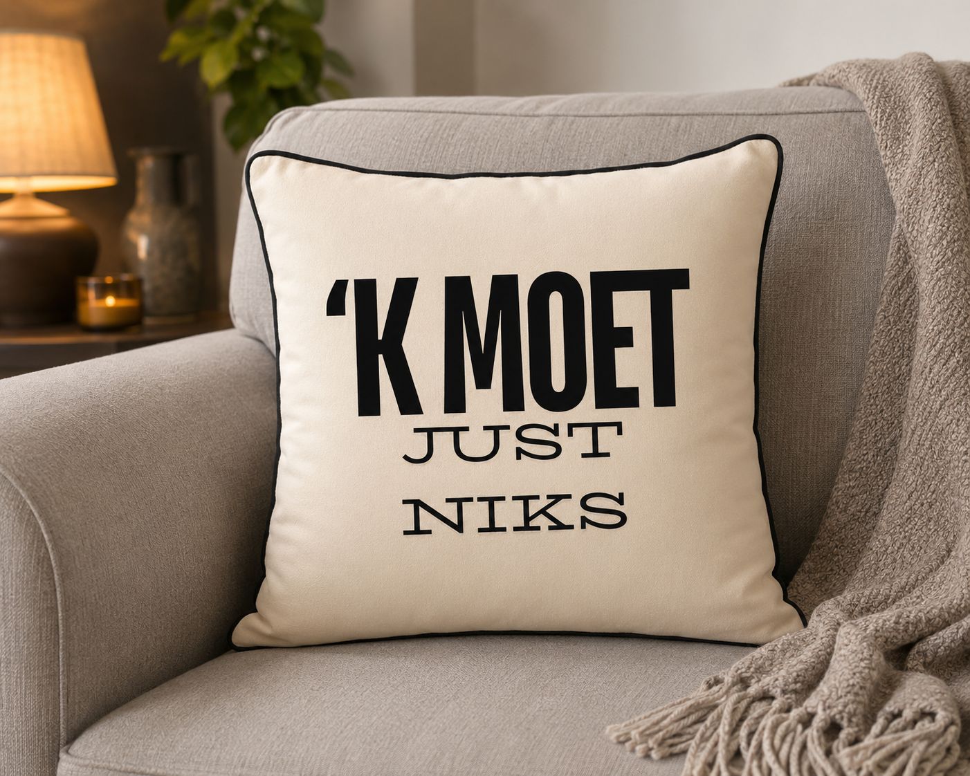 Sierkussen ‘K Moet Just Niks’ – Grappig Vlaams Kussen met Tekst