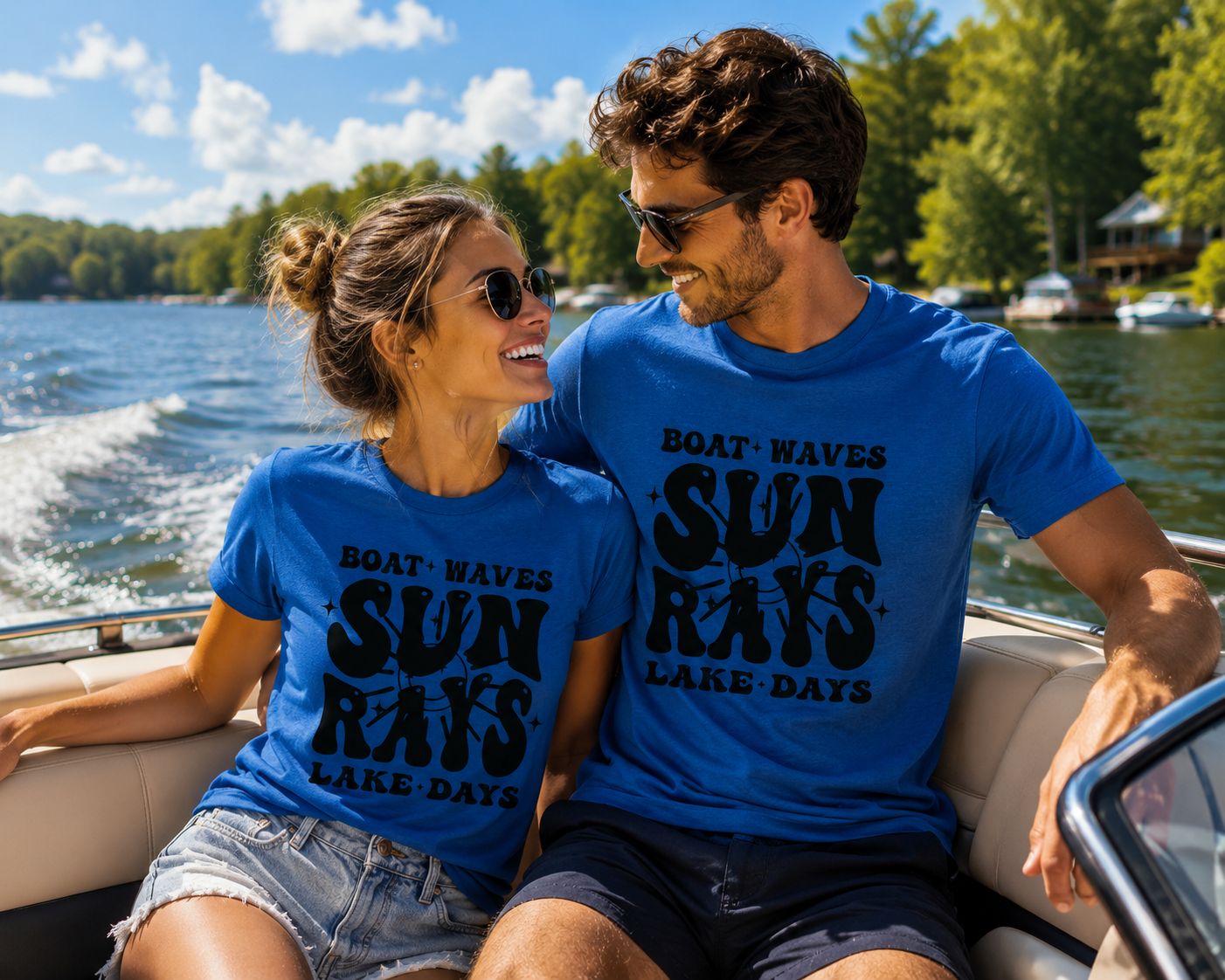 Boat Waves Sun Rays Lake Days T-Shirt - Grappige Zomer T-Shirt - Leuk Cadeau voor Strand- en Meerliefhebbers