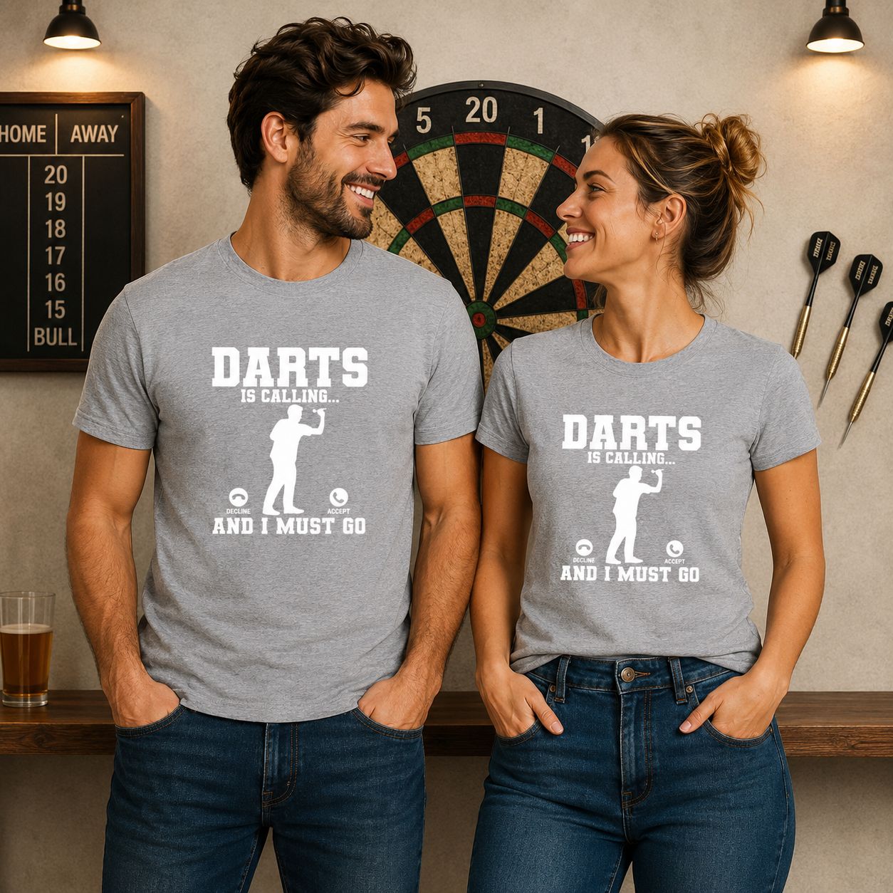 Darts Is Calling And I Must Go T-Shirt - Stoere Darts T-Shirt - Leuk Cadeau voor Dartsliefhebbers