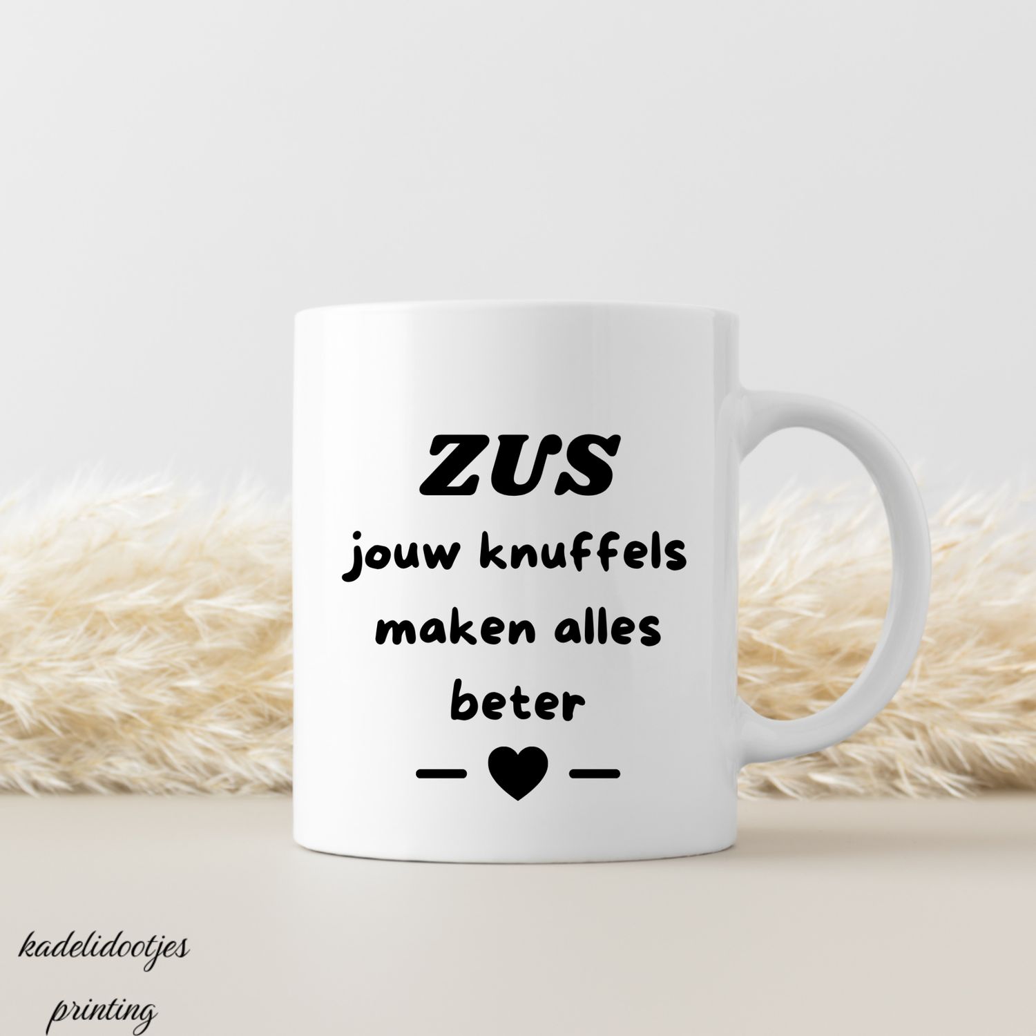 Zus, Jouw Knuffels Maken Alles Beter - Mok 11oz - Cadeau Broer of Zus