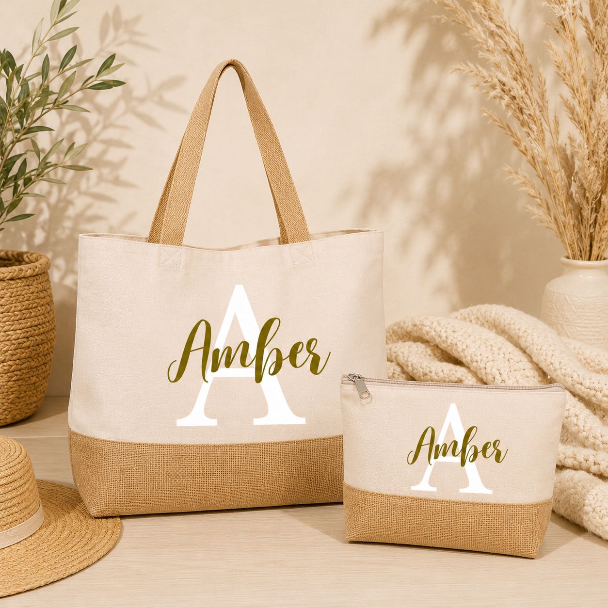 Gepersonaliseerde Strandtas &amp; Toilettas met Naam en Letter - Beige - Unieke Cadeauset voor Vakantie en Strand