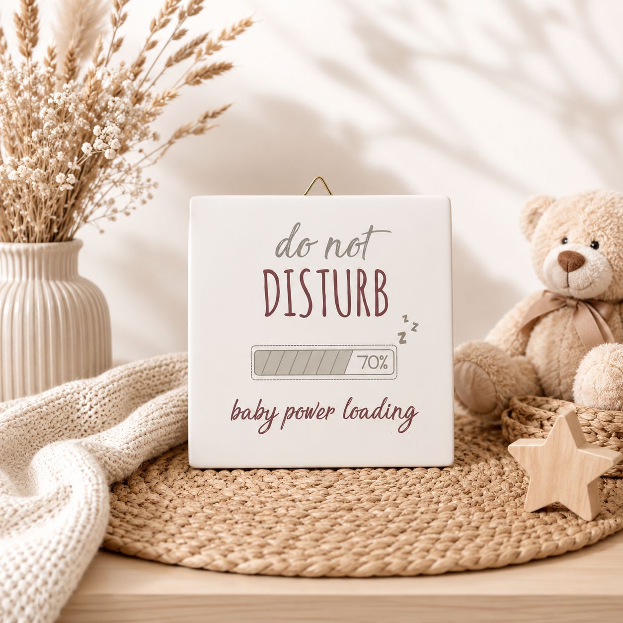 Do Not Disturb – Baby Power Loading Tegeltje 10x10 cm | Grappig Kraamcadeau
