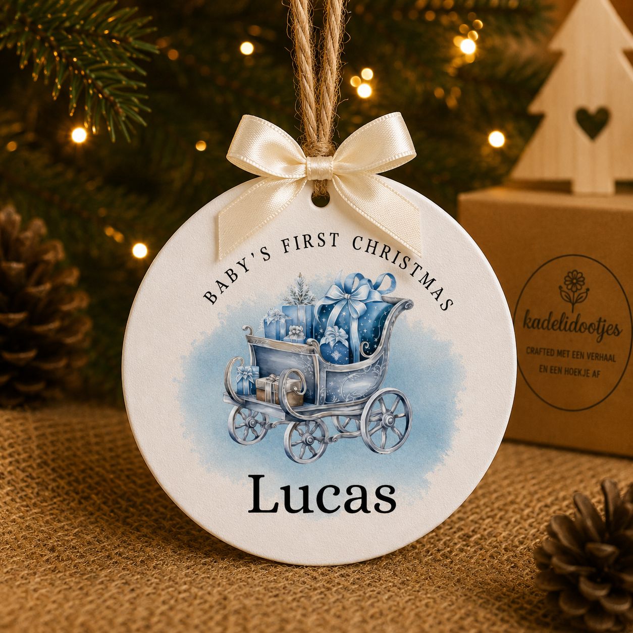 Baby’s Eerste Kerst Ornament met Naam – Gepersonaliseerd – 8 cm | Kadelidootjes