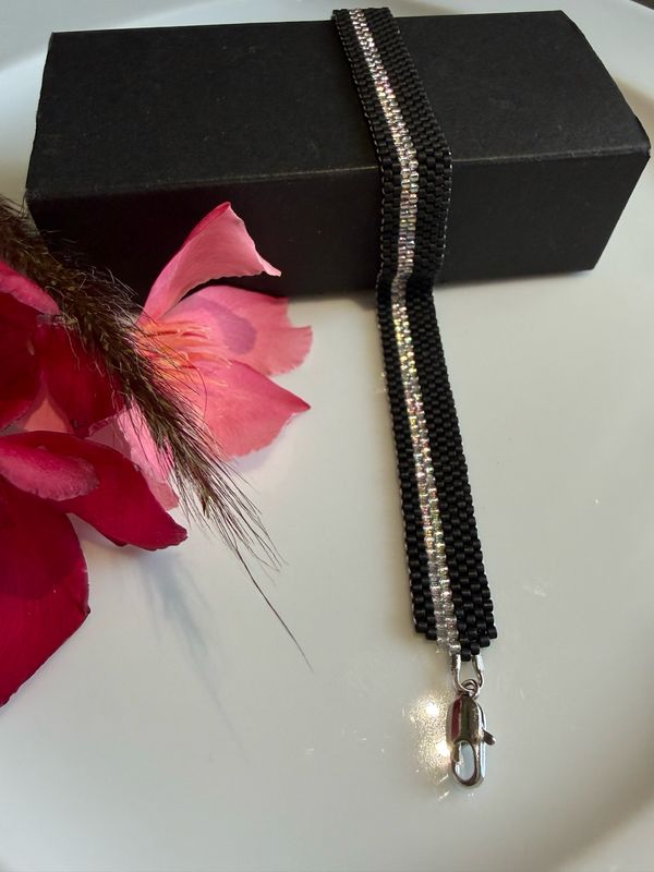 Armband matt black