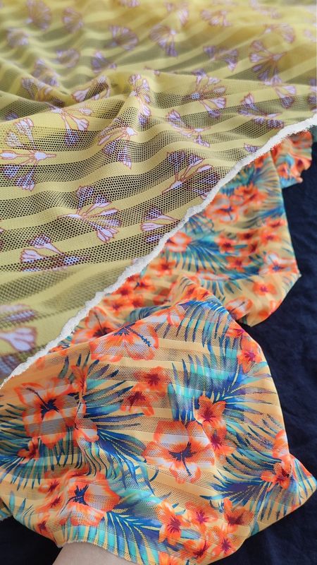 Rete a Righe Floreali Tropicali