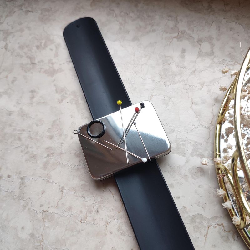 Magnetic Wristband for Pins