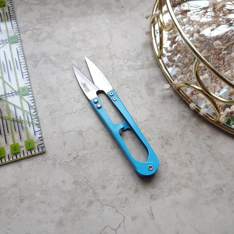 Jack Blue Thread Snips – Mini Sewing Scissors