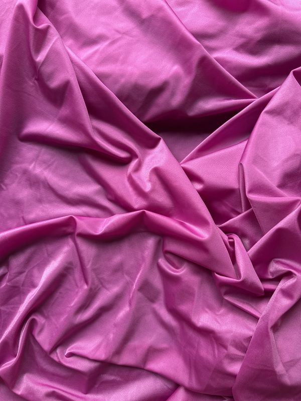 Tessuto in microfibra elasticizzata Satin Fuchsia con finitura satinata per lingerie.