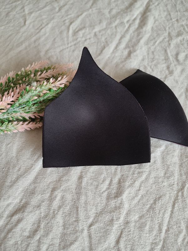 Coppe reggiseno in spugna nere, taglia 70