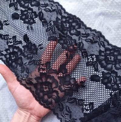 Dentelle extensible florale noire – large bordure élégante pour lingerie