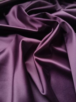 Dunkelpflaume Stretch-Satin